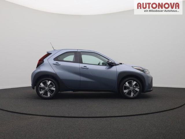 Toyota Aygo X Pure 1.5 Hybrid 116PS Automatik Sitzheizung Klimaautomatik R&uuml;ckf.Kamera AbstandsTempomat Nebelscheinw. Multifunktionslenkrad Bluetooth Touchscreen Apple CarPlay + Android Auto 2xKeyless 
