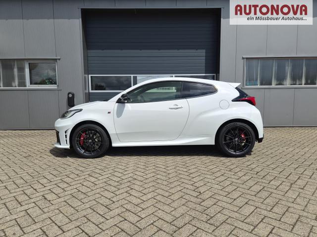 Toyota GR Yaris 1.6 Turbo 280PS Automatik 4x4 High Performance BBS Felgen Klimaautomatik Lenkradheizung Sitzheizung JBL Premiumsound Navi Bluetooth DAB Apple CarPlay Android Auto2x Keyless R&uuml;ckf.Kamera PDC v+h ACC 18-LM 