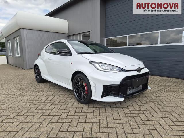 Toyota GR Yaris 1.6 Turbo 280PS Automatik 4x4 High Performance BBS Felgen Klimaautomatik Lenkradheizung Sitzheizung JBL Premiumsound Navi Bluetooth DAB Apple CarPlay Android Auto2x Keyless R&uuml;ckf.Kamera PDC v+h ACC 18-LM 