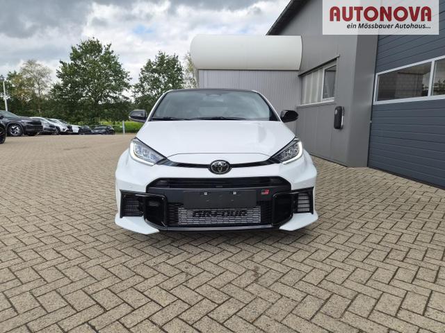 Toyota GR Yaris 1.6 Turbo 280PS Automatik 4x4 High Performance BBS Felgen Klimaautomatik Lenkradheizung Sitzheizung JBL Premiumsound Navi Bluetooth DAB Apple CarPlay Android Auto2x Keyless R&uuml;ckf.Kamera PDC v+h ACC 18-LM 