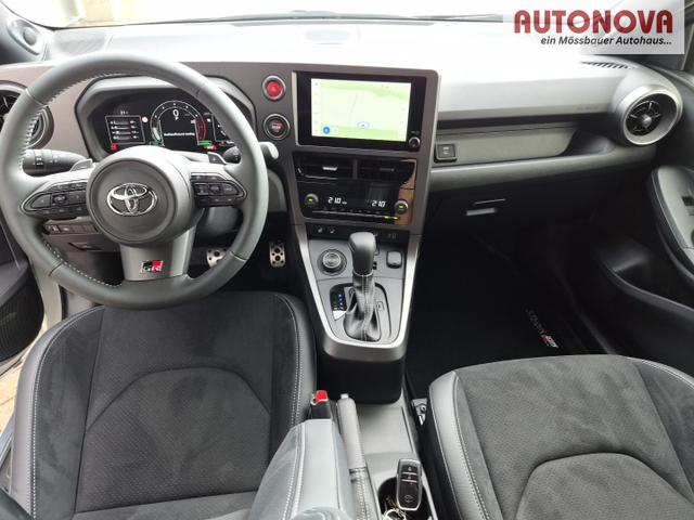 Toyota GR Yaris 1.6 Turbo 280PS Automatik 4x4 High Performance BBS Felgen Klimaautomatik Lenkradheizung Sitzheizung JBL Premiumsound Navi Bluetooth DAB Apple CarPlay Android Auto2x Keyless R&uuml;ckf.Kamera PDC v+h ACC 18-LM 