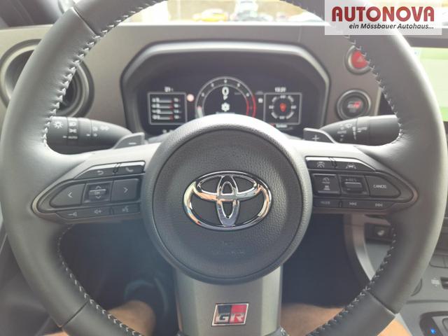 Toyota GR Yaris 1.6 Turbo 280PS Automatik 4x4 High Performance BBS Felgen Klimaautomatik Lenkradheizung Sitzheizung JBL Premiumsound Navi Bluetooth DAB Apple CarPlay Android Auto2x Keyless R&uuml;ckf.Kamera PDC v+h ACC 18-LM 