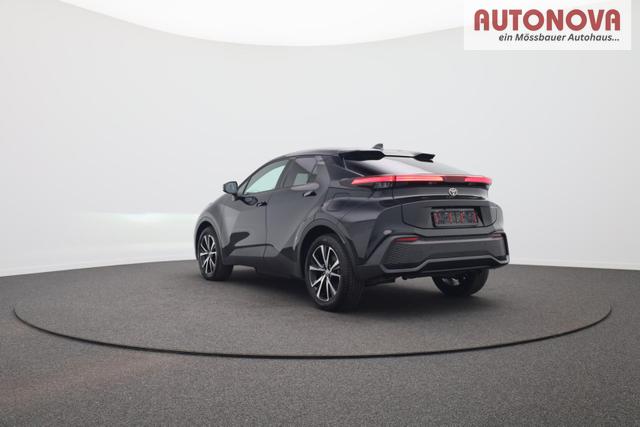 Toyota C-HR 2.0-l-VVT-i 223PS PHEV Automatik Teamplayer Voll-LED elektr. Heckklappe Sitzheizung Lenkradheizung Klimaautomatik Navi Bluetooth wireless Apple CarPlay + Android Auto ACC PDC v+h R&uuml;ckf.Kamera 18"LM vollelektr. Reichweite 66KM 