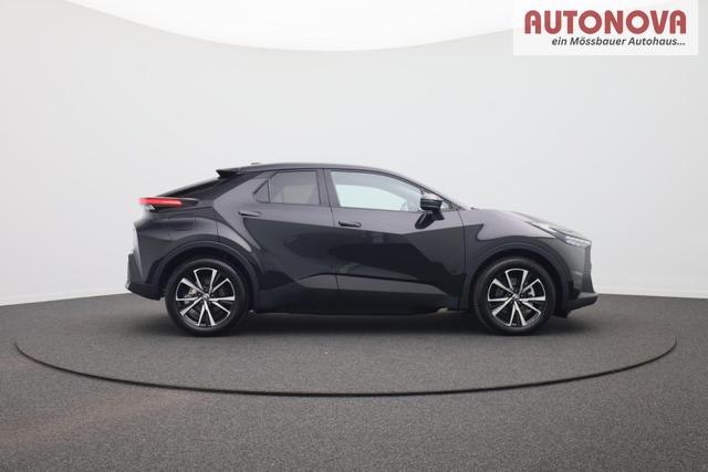 Toyota C-HR 2.0-l-VVT-i 223PS PHEV Automatik Teamplayer Voll-LED elektr. Heckklappe Sitzheizung Lenkradheizung Klimaautomatik Navi Bluetooth wireless Apple CarPlay + Android Auto ACC PDC v+h R&uuml;ckf.Kamera 18"LM vollelektr. Reichweite 66KM 
