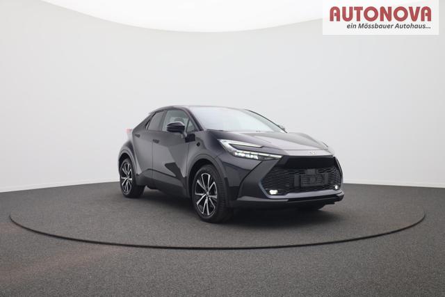 Toyota C-HR 2.0-l-VVT-i 223PS PHEV Automatik Teamplayer Voll-LED elektr. Heckklappe Sitzheizung Lenkradheizung Klimaautomatik Navi Bluetooth wireless Apple CarPlay + Android Auto ACC PDC v+h R&uuml;ckf.Kamera 18"LM vollelektr. Reichweite 66KM 