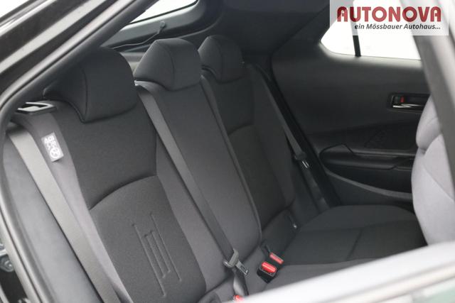 Toyota C-HR 2.0-l-VVT-i 223PS PHEV Automatik Teamplayer Voll-LED elektr. Heckklappe Sitzheizung Lenkradheizung Klimaautomatik Navi Bluetooth wireless Apple CarPlay + Android Auto ACC PDC v+h R&uuml;ckf.Kamera 18"LM vollelektr. Reichweite 66KM 