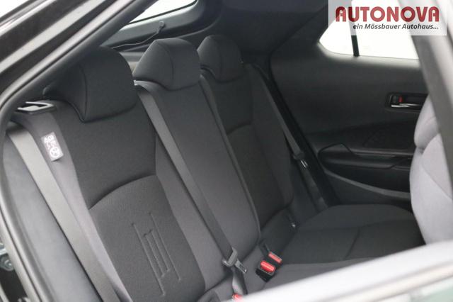 Toyota C-HR 2.0-l-VVT-i 223PS PHEV Automatik Teamplayer Voll-LED elektr. Heckklappe Sitzheizung Lenkradheizung Klimaautomatik Navi Bluetooth wireless Apple CarPlay + Android Auto ACC PDC v+h R&uuml;ckf.Kamera 18"LM vollelektr. Reichweite 66KM 