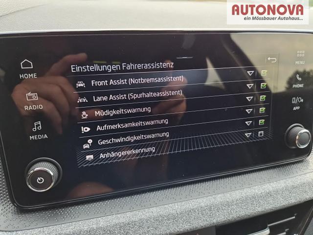 Skoda Scala 1.0 TSI 115PS DSG Selection AHK schwenkb. Klimaautomatik Sitzheizung PDC R&uuml;ckf.Kamera Apple CarPlay Android Auto 