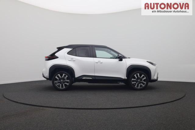 Toyota Yaris Cross 1.5-l 130PS HEV Automatik Style Matrix-LED 4xKamera elektr. Heckklappe Sitzheizung Lenkradheizung Klimaautomatik Navi Bluetooth wireless Apple CarPlay + Android Auto ACC PDC v+h 18"LM 