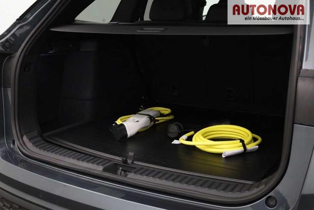 Skoda Kodiaq Sportline 1.5 TSI 204PS PHEV DSG Sitzheizung v+h Frontscheibe beheizb. 20"LM schwenkb. AHK elektr. PanoDach Alcantara PDC R&uuml;ckf.Kamera Klimaautomatik Lenkradheizung Navi Apple CarPlay Android Auto 2xKeyless vollelektr. Reichweite 116KM 