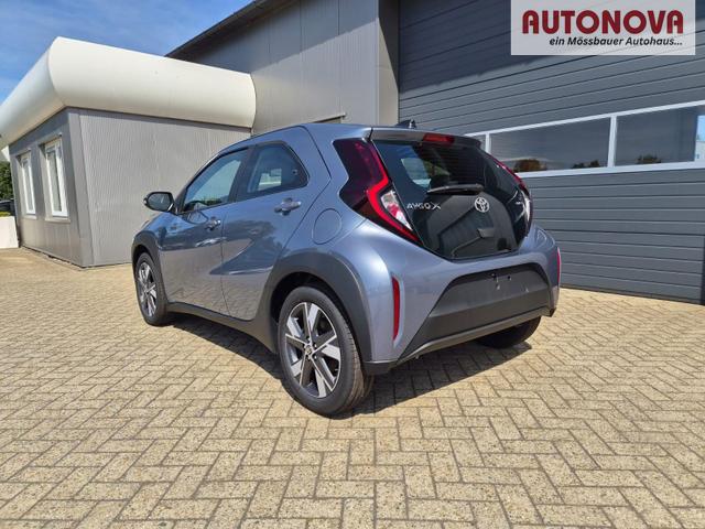 Toyota Aygo X Pure 1.5 Hybrid 116PS Automatik Sitzheizung Klimaautomatik R&uuml;ckf.Kamera AbstandsTempomat Nebelscheinw. Multifunktionslenkrad Bluetooth Touchscreen Apple CarPlay + Android Auto 2xKeyless 