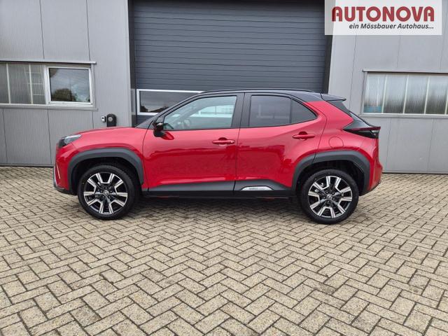 Toyota Yaris Cross 1.5-l 130PS HEV Automatik Style Matrix-LED 4xKamera elektr. Heckklappe Sitzheizung Lenkradheizung Klimaautomatik Navi Bluetooth wireless Apple CarPlay + Android Auto ACC PDC v+h 18"LM 