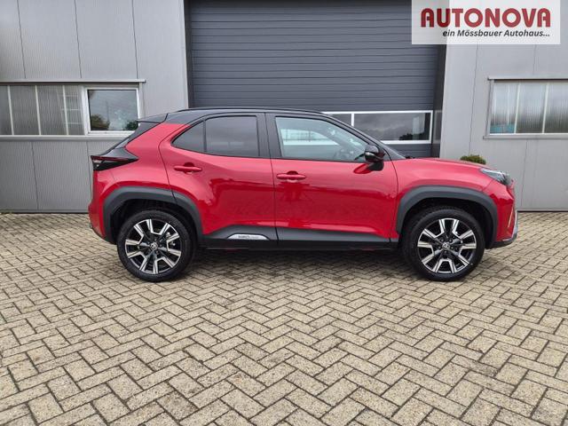 Toyota Yaris Cross 1.5-l 130PS HEV Automatik Style Matrix-LED 4xKamera elektr. Heckklappe Sitzheizung Lenkradheizung Klimaautomatik Navi Bluetooth wireless Apple CarPlay + Android Auto ACC PDC v+h 18"LM 