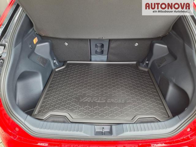 Toyota Yaris Cross 1.5-l 130PS HEV Automatik Style Matrix-LED 4xKamera elektr. Heckklappe Sitzheizung Lenkradheizung Klimaautomatik Navi Bluetooth wireless Apple CarPlay + Android Auto ACC PDC v+h 18"LM 