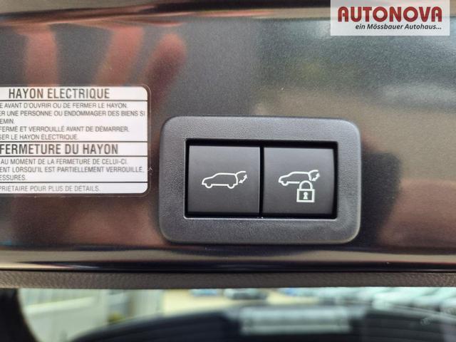 Toyota Yaris Cross 1.5-l 130PS HEV Automatik Style Matrix-LED 4xKamera elektr. Heckklappe Sitzheizung Lenkradheizung Klimaautomatik Navi Bluetooth wireless Apple CarPlay + Android Auto ACC PDC v+h 18"LM 