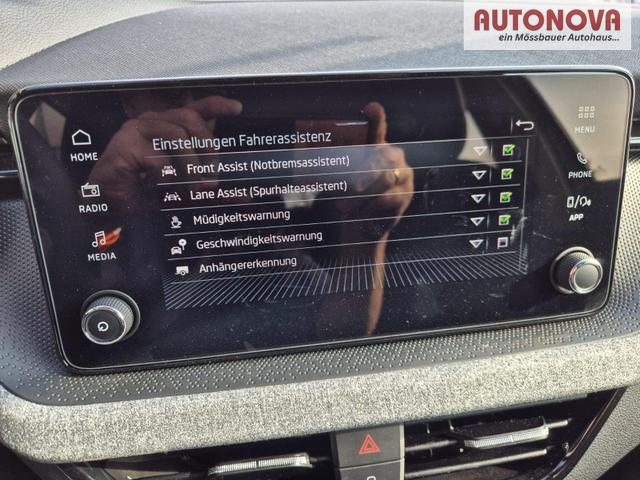 Skoda Kamiq 1.0 TSI 115PS DSG Selection AHK R&uuml;ckf.Kamera PDC v+h Sitzheizung Klimaautomatik Skoda-Radio Apple CarPlay + Android Auto Tempomat Garantieverl&auml;ngerung 16"LM 