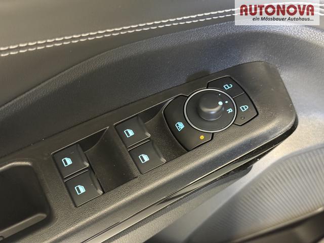 Ford Puma Titanium Cactus Grau