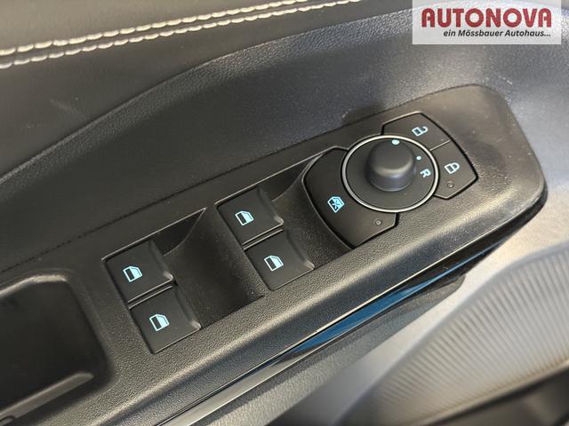 Ford Puma Titanium Digital Aqua Blau