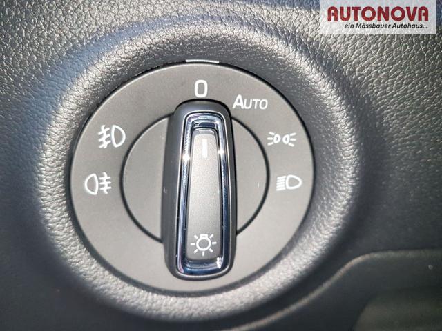 Skoda / Kamiq / Rot / Monte Carlo / / , Beispielbilder, ggf. teilweise mit Sonderausstattung