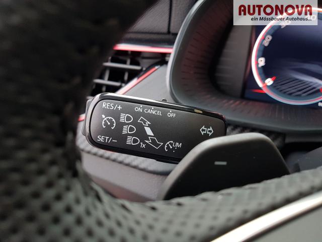 Skoda / Kamiq / Rot / Monte Carlo / / , Beispielbilder, ggf. teilweise mit Sonderausstattung