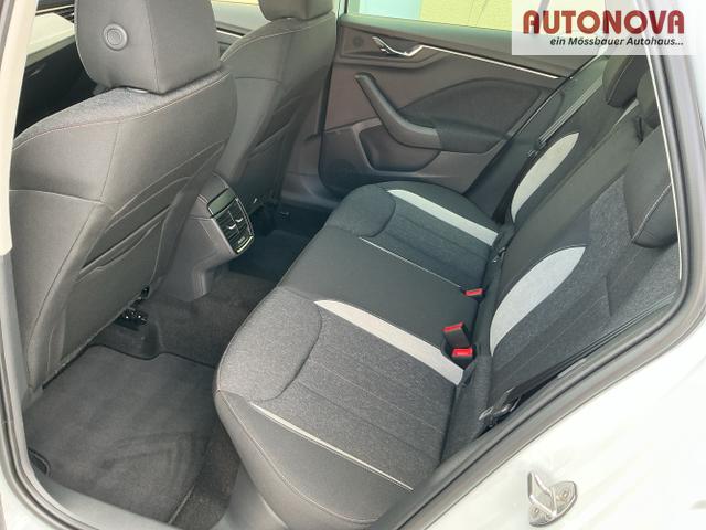 Skoda / Kamiq / Wei&szlig; / Top Selection / Moon White / , Beispielbilder, ggf. teilweise mit Sonderausstattung