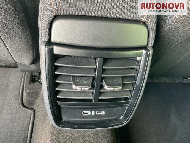 Skoda / Kamiq / Wei&szlig; / Top Selection / Moon White / , Beispielbilder, ggf. teilweise mit Sonderausstattung