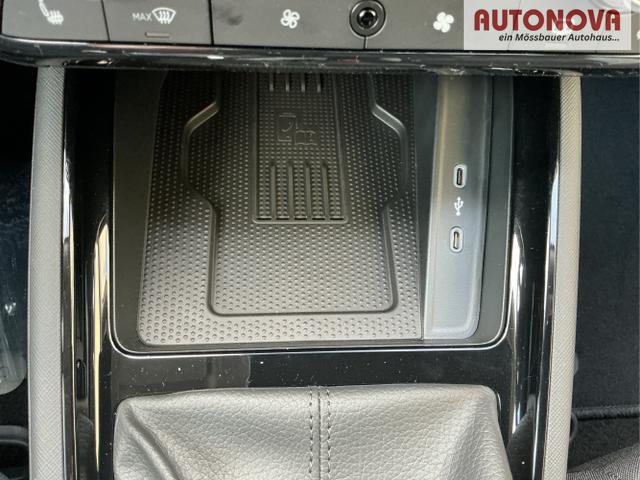 Skoda / Kamiq / Wei&szlig; / Top Selection / Moon White / , Beispielbilder, ggf. teilweise mit Sonderausstattung