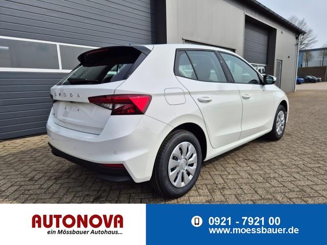 Skoda Fabia - 1.0 TSI 95PS Selection 5-t&uuml;rig R&uuml;ckf.Kamera Parksensoren Sitzheizung Multifunktionslenkrad Klima Skoda-Radio Bluetooth Touchscreen Tempomat Nebelsch. Apple CarPlay + Android Auto