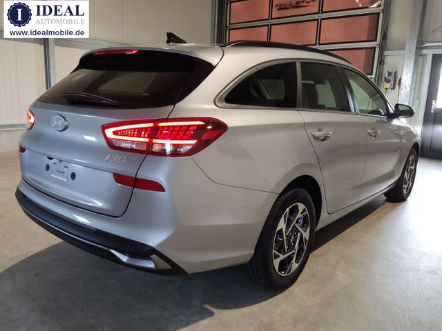 Hyundai / i30 Kombi / Silber / / / , Beispielbilder, ggf. teilweise mit Sonderausstattung