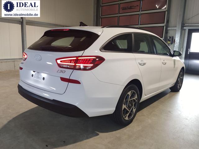 Hyundai / i30 Kombi / Weiß / / / , Beispielbilder, ggf. teilweise mit Sonderausstattung