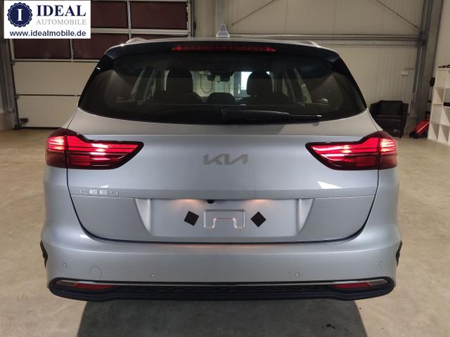 Kia / Ceed Sportswagon / Silber / / / , Beispielbilder, ggf. teilweise mit Sonderausstattung