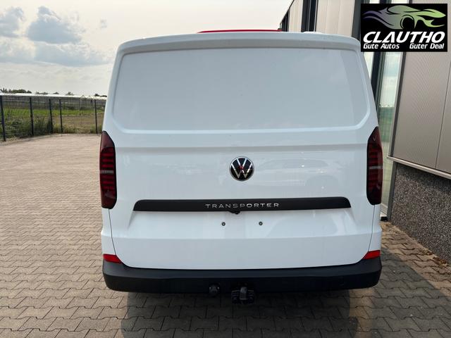 Volkswagen T7 Kastenwagen Basis 2.0 TDI 150PS AUTOMATIK kurzer Radstand, Parksensoren hinten, Tempomat, Zentralverriegelung + Keyless Start, Radio 13" Wireless App-Connect, Schiebetüre rechts, Heckklappe 