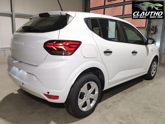 Dacia / Sandero / Weiß / / / , Beispielbilder, ggf. teilweise mit Sonderausstattung