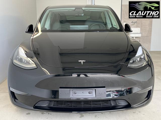 Tesla / Model Y / Schwarz / / / 393kW / 534PS