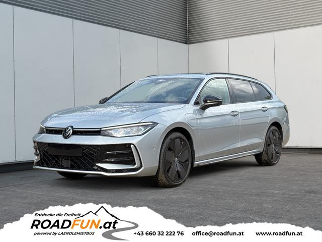 Volkswagen Passat Variant - R-Line Edition Plus LEDER+PANO+AHK+MATRIX+eHK+360 KAM+NAVI+HUD
