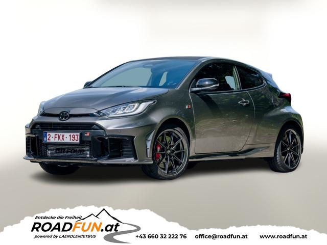 Toyota GR Yaris - AT8 LED Smartkey DIgC 18"LM Ultrasuede