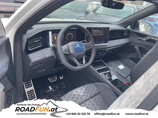 Volkswagen Tiguan - 2.0 TSI 195 kW 4Motion R-Line DSG 4M Black Style, Pano, 20-Zoll, IQ.Light, AHK, Navi, Side, AreaView, Winter, sofort