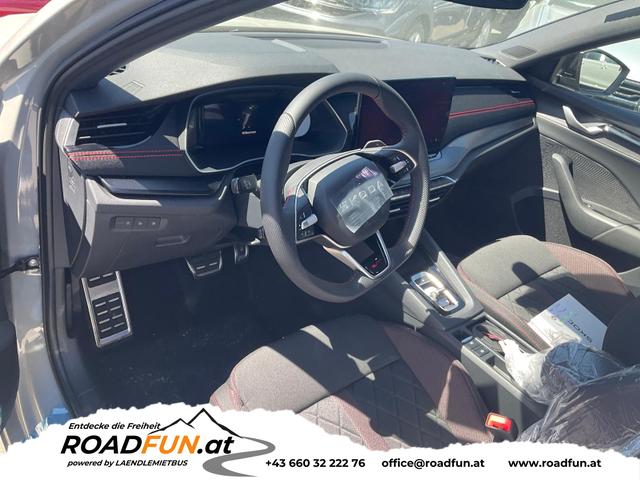 Skoda Octavia Combi - 2.0 TSI 195 kW RS DSG, Pano, Standheizung, AHK, Navi, Matrix, Sound, Side, Winter, 5 J.-Garantie