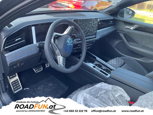 Volkswagen Passat Variant - 2.0 TSI 150 kW R-Line DSG Black, Pano, AHK, Navi, IQ.Light, Side, Kamera, el. Klappe, 19-Zoll, 5 J.-Garantie