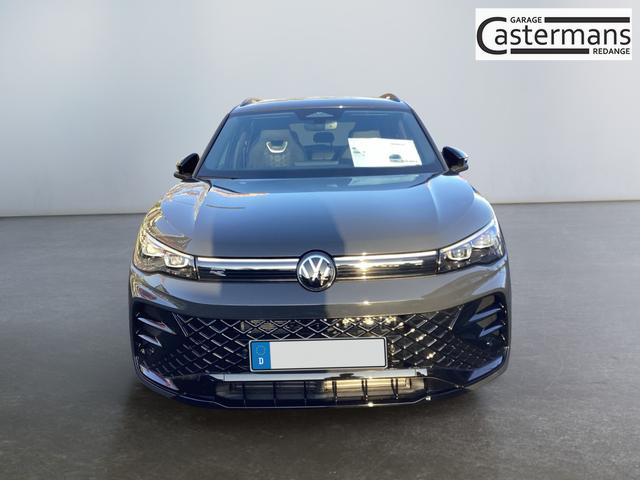 Volkswagen / Tiguan / Grau / / / 