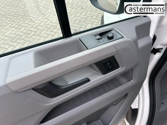 Volkswagen / Crafter Pritsche DoKa / Wei&szlig; / / / 35 2.0 TDI MR DSG 4x4 / 5 J. Garantie