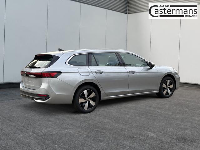 Volkswagen / Passat Variant / Silber / / / DSG+AHK+MASSAGE+NAVI+ACC+KAMERA+LED+17 ALU