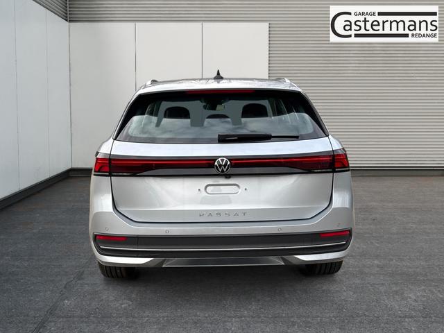 Volkswagen / Passat Variant / Silber / / / DSG+AHK+MASSAGE+NAVI+ACC+KAMERA+LED+17 ALU