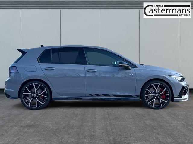 Volkswagen / Golf / Grau / / / PANO+MATRIX+HUD+HARMAN+NAVI+360 KAMERA+19 LM