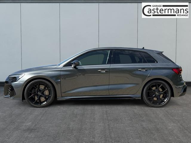 Audi / RS3 Sportback / Grau / / / MATRIX+360KAM+SHZ+KLIMA+LED+SOUND+19ALU+DESIGNPAKET ROT, Beispielbilder, ggf. teilweise mit Sonderausstattung