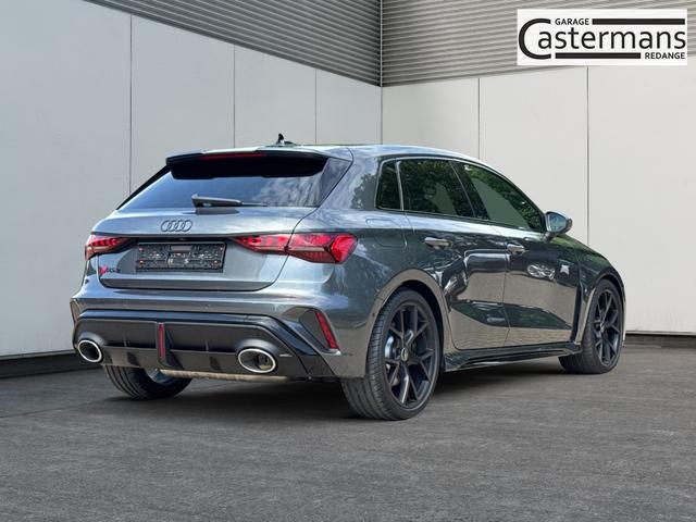 Audi / RS3 Sportback / Grau / / / MATRIX+360KAM+SHZ+KLIMA+LED+SOUND+19ALU+DESIGNPAKET ROT, Beispielbilder, ggf. teilweise mit Sonderausstattung