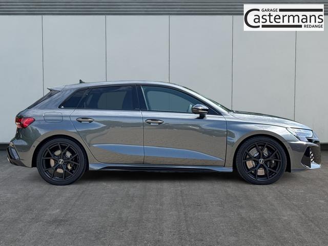 Audi / RS3 Sportback / Grau / / / MATRIX+360KAM+SHZ+KLIMA+LED+SOUND+19ALU+DESIGNPAKET ROT, Beispielbilder, ggf. teilweise mit Sonderausstattung