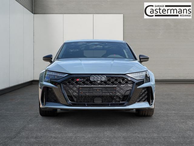 Audi / RS3 Sportback / Grau / / / MATRIX+360KAM+SHZ+KLIMA+LED+SOUND+19ALU+DESIGNPAKET ROT, Beispielbilder, ggf. teilweise mit Sonderausstattung