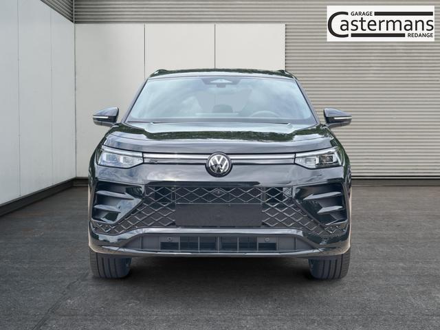 Volkswagen / Tayron / Schwarz / / / PLUG-IN+PANO+AHK+HuD+MATRIX+360 KAM+20ALU+ACC+eHK+BLACK STYLE, Beispielbilder, ggf. teilweise mit Sonderausstattung