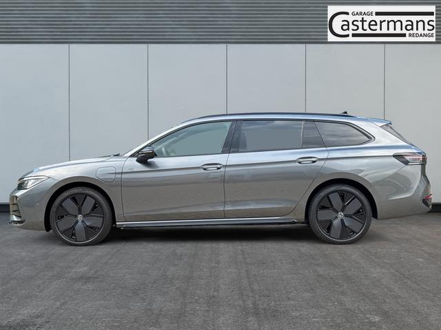 Volkswagen / Passat Variant / / / / LEDER+PANO+AHK+MATRIX+eHK+360 KAM+NAVI+HUD, Beispielbilder, ggf. teilweise mit Sonderausstattung
